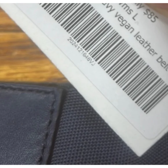 MAXX New York Gold Vegan Leather Fanny/Waist or Shoulder Bag - Picture 7 of 7